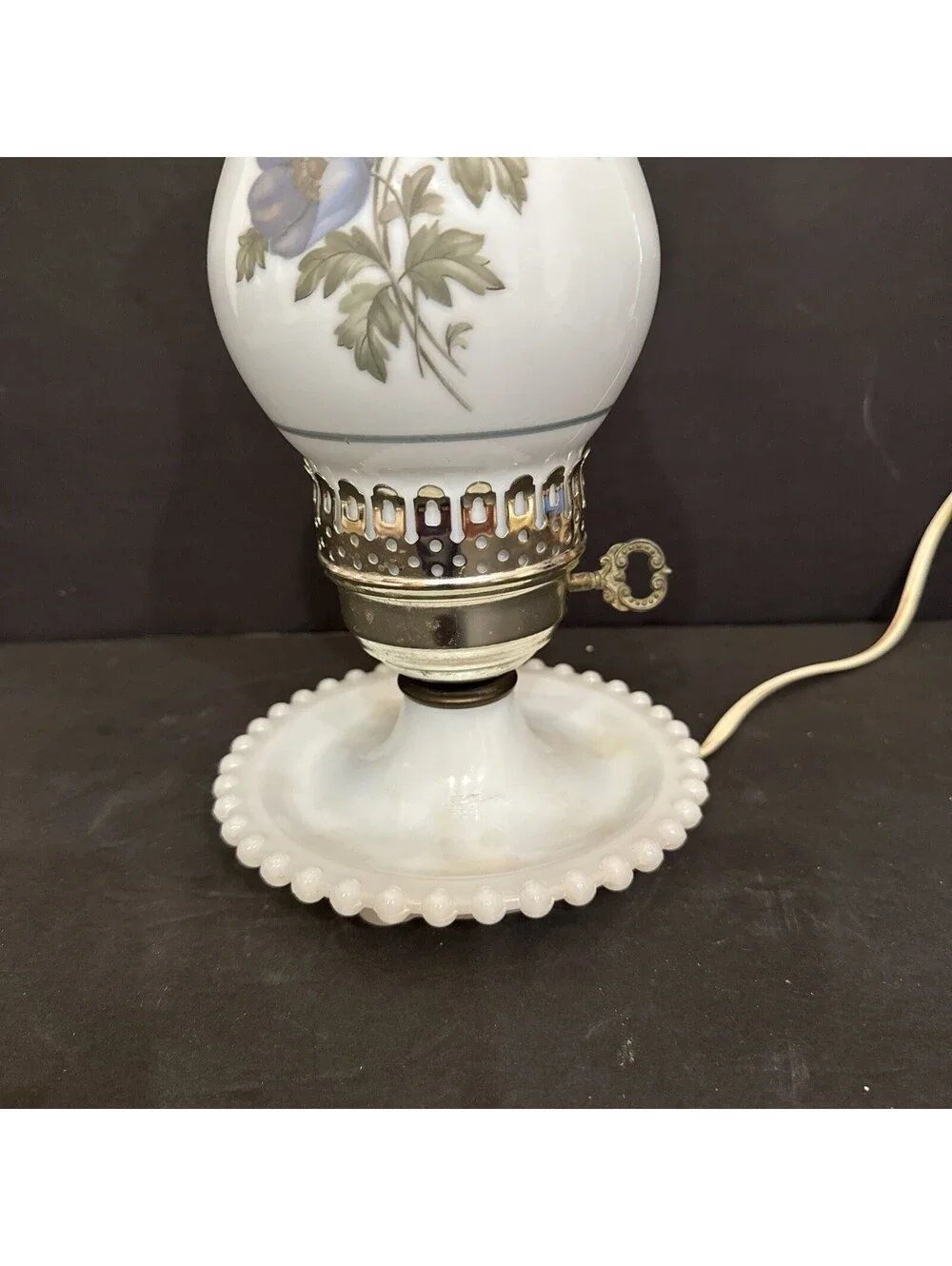 Vtg Hand Painted Milk Glass Electric Hurricane Hobnail Table Bedside Lamp 12.5”H